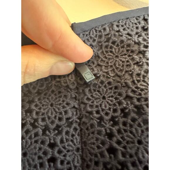 LAFAYETTE 148 NY Womens Navy Embroidered Bell Sleeved Eyelet Preppy Dress Small - Picture 4 of 6